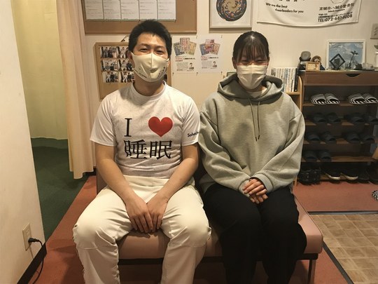 不眠が改善した大阪市の29歳女性との記念写真