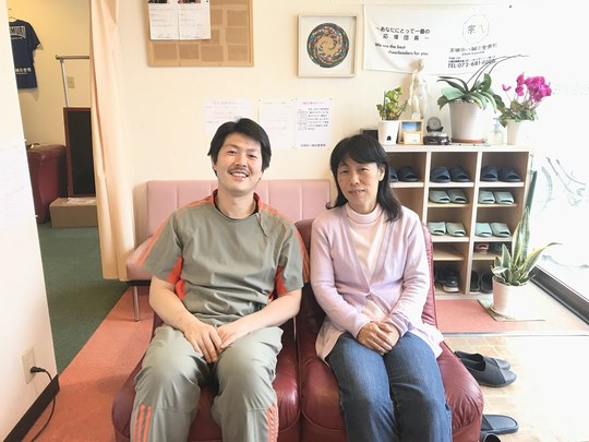 不眠が改善した高槻市の50歳女性との記念写真